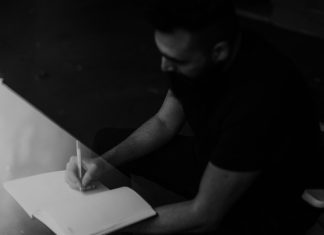 Words that Sell: The Art of Emotion and Persuasion in Both Essays and Marketing Words that Sell The Art of Emotion and Persuasion in Both Essays and Marketing