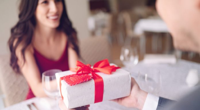 Elevate Your Gift-Giving Game with Personalised Gifts