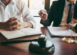 How Business Bankruptcy Lawyers Navigate Complex Waters