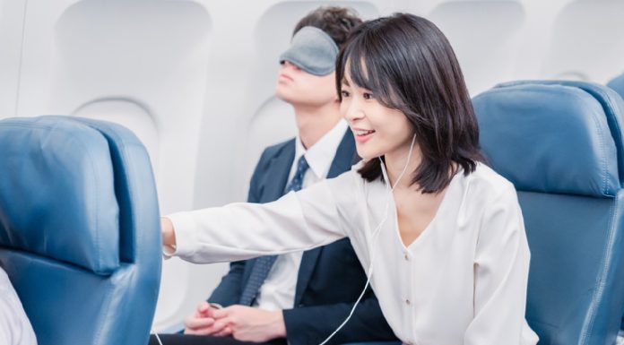 How Airlines Optimize In-Flight Entertainment Experiences