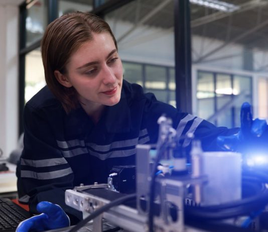 Jay Precision Unveils Cutting-Edge Engineering Solutions at the Advanced Engineering Show iStock-1467642390