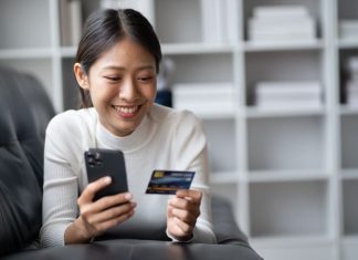 Tips and Tricks for Choosing the Right Credit Card for Your Lifestyle 10/11 iStock-1498662753