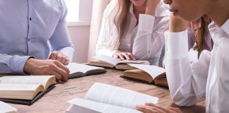 Manhattan Book Group Reviews book