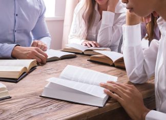 Manhattan Book Group Reviews book