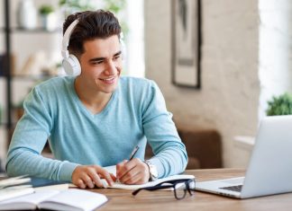 Unlocking Academic Excellence: The Power of Online Tutoring with Role Models” iStock-1243744124