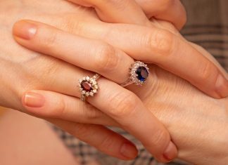 Sparkling Elegance of Abelini Engagement Rings for Women in the UK iStock-1357038788