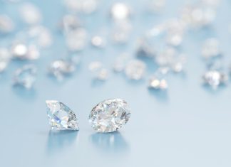 Differentiating and Choosing Between Lab-Grown and Natural Diamonds Diamonds