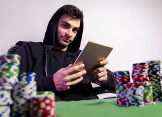 Risk Management in Real Life: How Online Gambling Skills Help in Financial Planning iStock-945354448