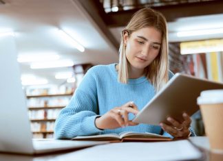 How Reading at Z-Library Helps to Gain Knowledge in Every Aspect iStock-1480254705