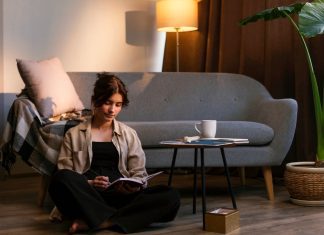 full-shot-woman-writing-her-journal