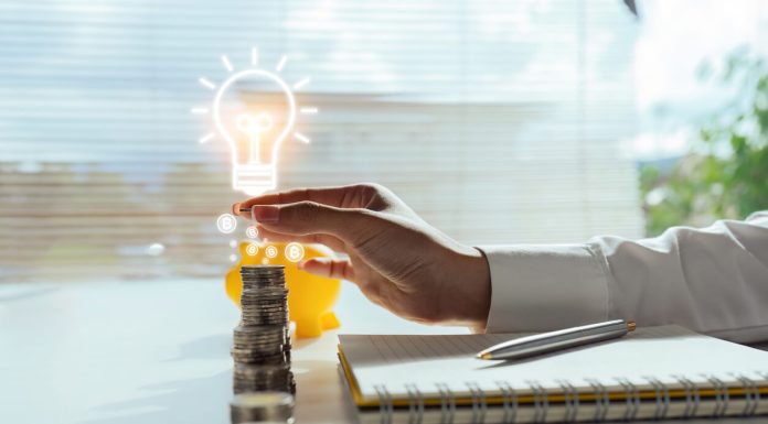 Investing 101 for Students: Building Financial Knowledge for a Bright Future iStock-1692051876 (2)