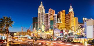 Dazzling Nightlife Adventures: A Guide to the Vegas Experience iStock-1158125478