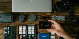 Navigating the Tech Landscape: A Guide to the Latest Gadgets samsung-memory-J8Cfm4W8gd8-unsplash (1)