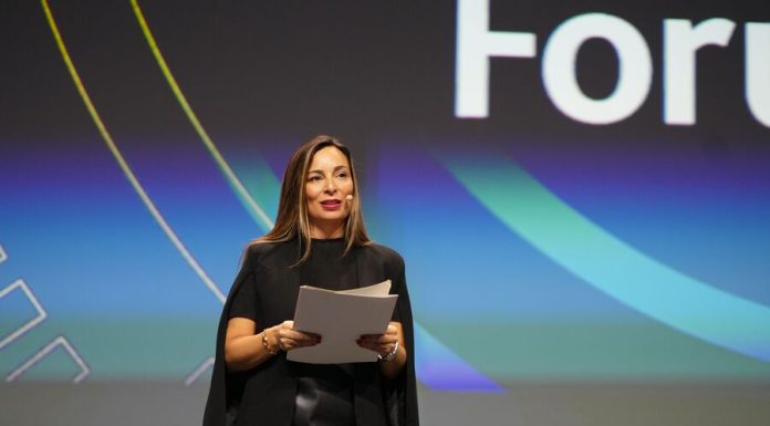 Never Give up: A Mould-breaking Journey in Business Leadership Business Leadership