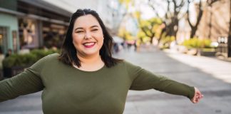 Are There Dating Sites for Men Who Like Curvy Women? Exploring Your Options Young woman smiling