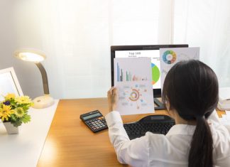managing finances for freelancer