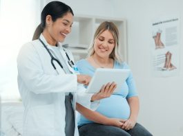 Pregnant patient consultation with a doctor