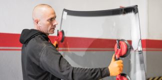 Auto glass replacement