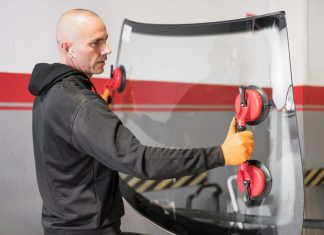 Auto glass replacement