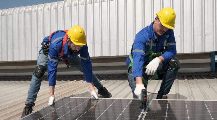 Harnessing the Sun: The Imperative for Solar Screen Installation Solar Screen Installation