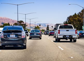 Navigating the Legal Process After a Car Accident in California Heavy traffic on Freeway 880 in East San Francisco bay area