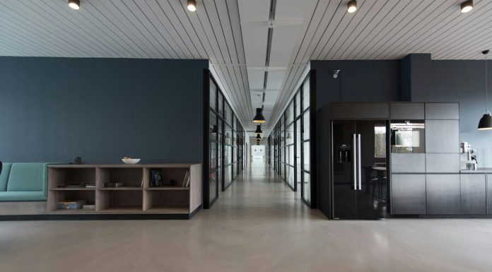 Eco-Friendly Cleaning Solutions: How Fitness Centers Can Go Green Office interior