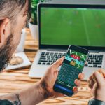 Mobile vs. Desktop Gambling: Which is Better? Gambling using mobile phone and computer