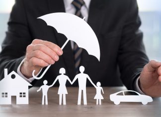 Insurer protecting a house, a family and a car