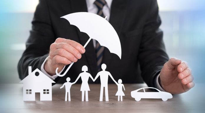 Insurer protecting a house, a family and a car