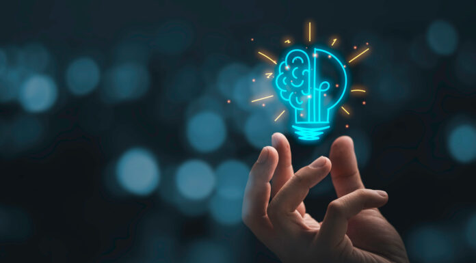 1920-hand-holding-drawing-virtual-lightbulb-with-brain-on-bokeh-background-for-creative-and-smart-thinking-idea-concep (1)