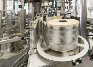 Automatic labeling machine