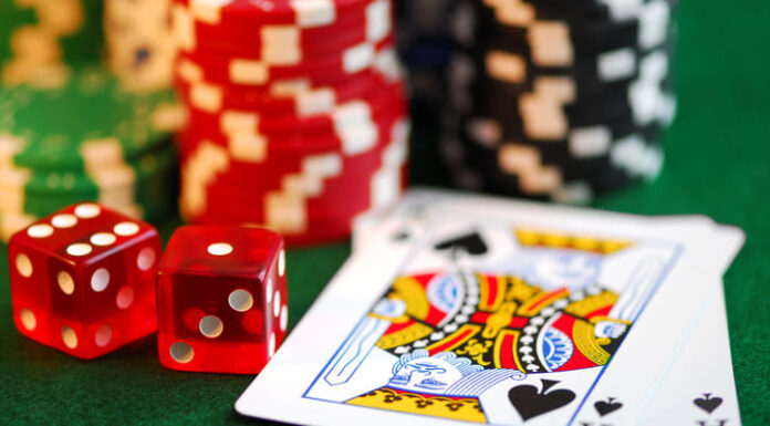 Best Ontario Online Casinos (2024) Cards and dice for gambling