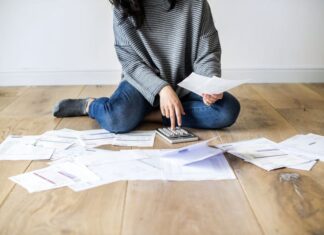 Woman managing the debt