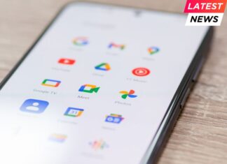 Google Faces Calls to Sell Chrome, Share Data in Landmark Antitrust Case Screen of smartphone