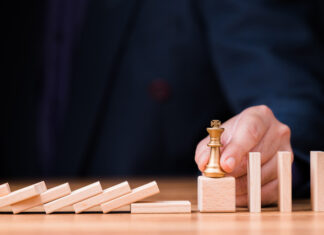 Crisis management, leadership to stop the domino effect
