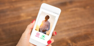From Swiping to Typing: Shifting Dynamics in the Search for Relationships Woman using dating app and swiping user photos