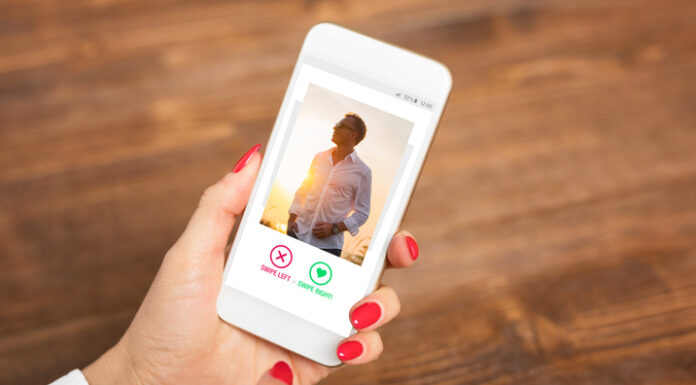 From Swiping to Typing: Shifting Dynamics in the Search for Relationships Woman using dating app and swiping user photos