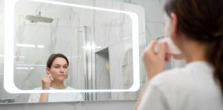 Smart Mirror Application Scenarios and Promising Market Prospects within the Real Estate Industry 2149319496 (1)