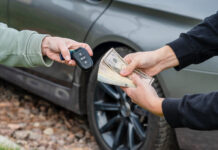 Legalities of Buying Second Hand Cars in Dubai by Expats Exchange money and car keys