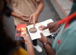 From Doorsteps to Dealmakers: How Leaflets Drive Local Business Success Leaflets