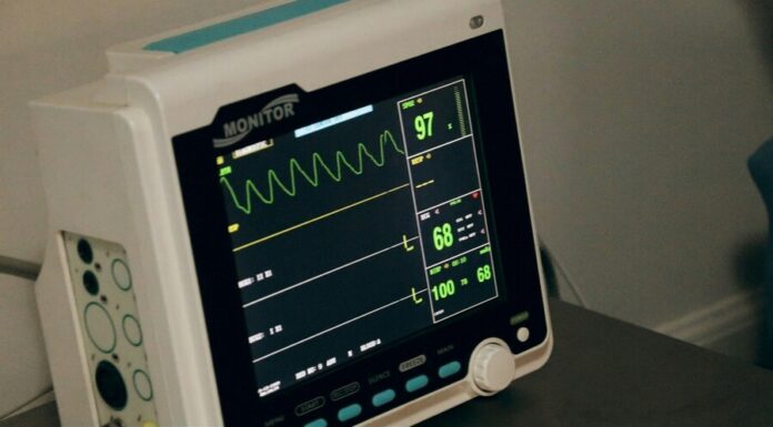 5 Ways Tech is Shaping Medical Field Advancements Digital heartbeat monitor