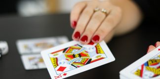 Online Casinos Rise in Popularity: What are the Advantages? Poker card/Online casinos