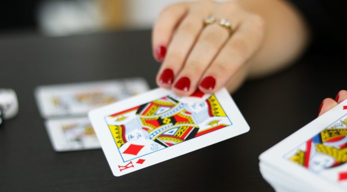 Online Casinos Rise in Popularity: What are the Advantages? Poker card/Online casinos