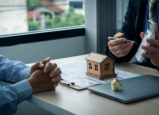 Mastering Cross-Selling and Upselling: How Insurance Agencies Can Maximise Revenue Sales agents offer interest rate contracts