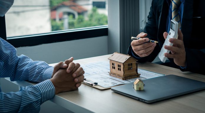 Sales agents offer interest rate contracts