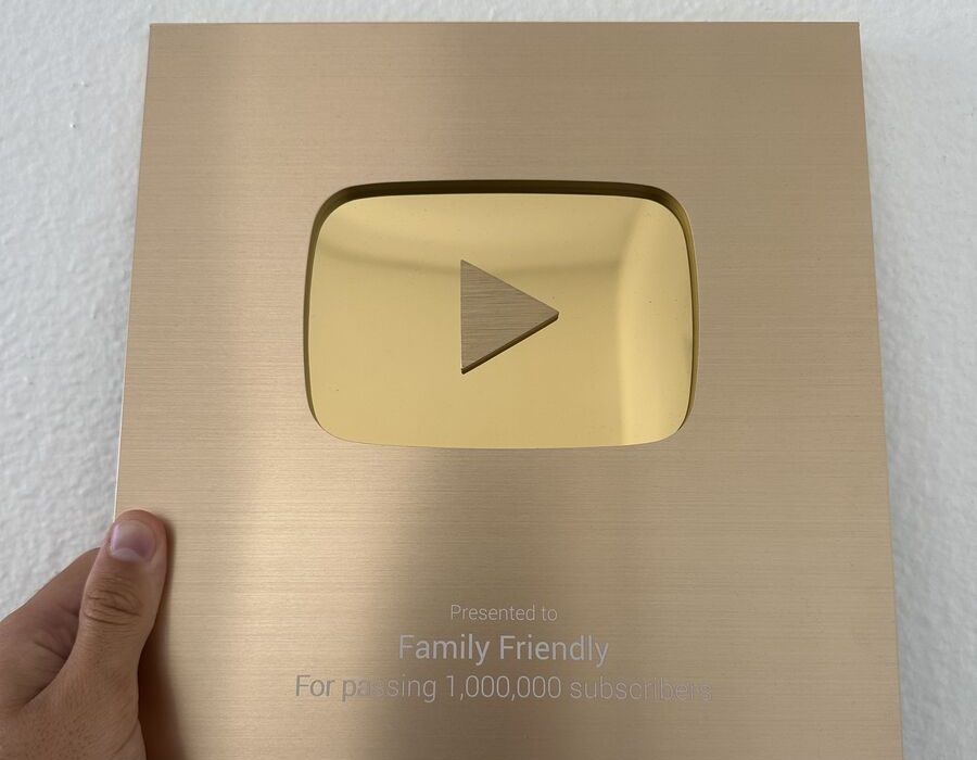 Joe Sizl's influence to Family friendly gold youtube plaque