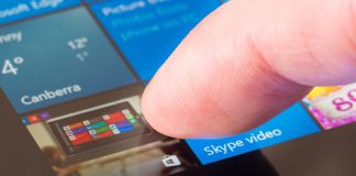 Clicking the Windows Store icon