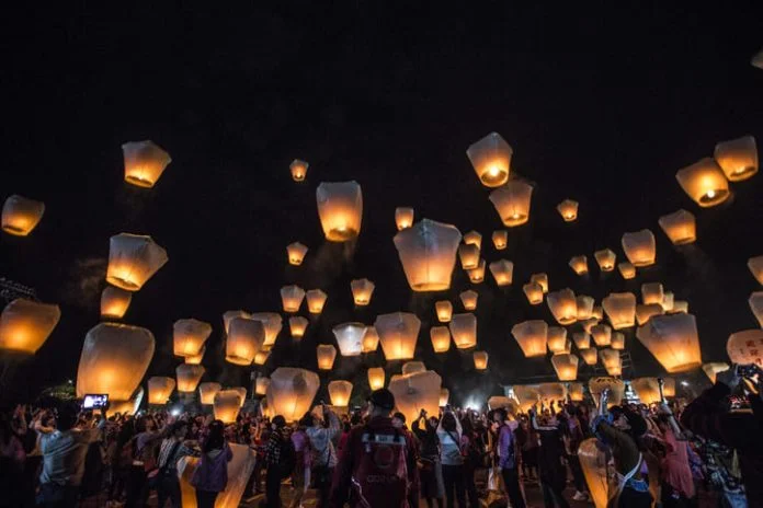 sky lantern festival in Taiwan