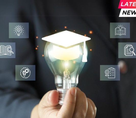 learning school program for graduates person with a light bulb symbolizing elearning