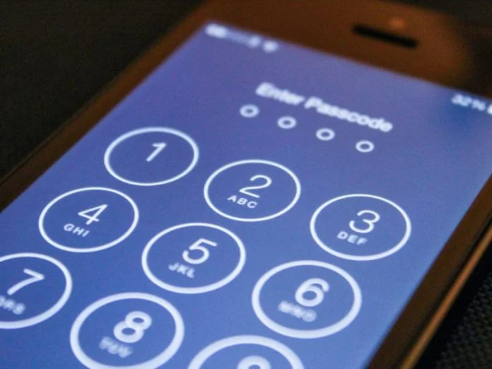 Enter passcode on the iOS 8 iPhone 5 Enter passcode on the iOS 8 iPhone 5